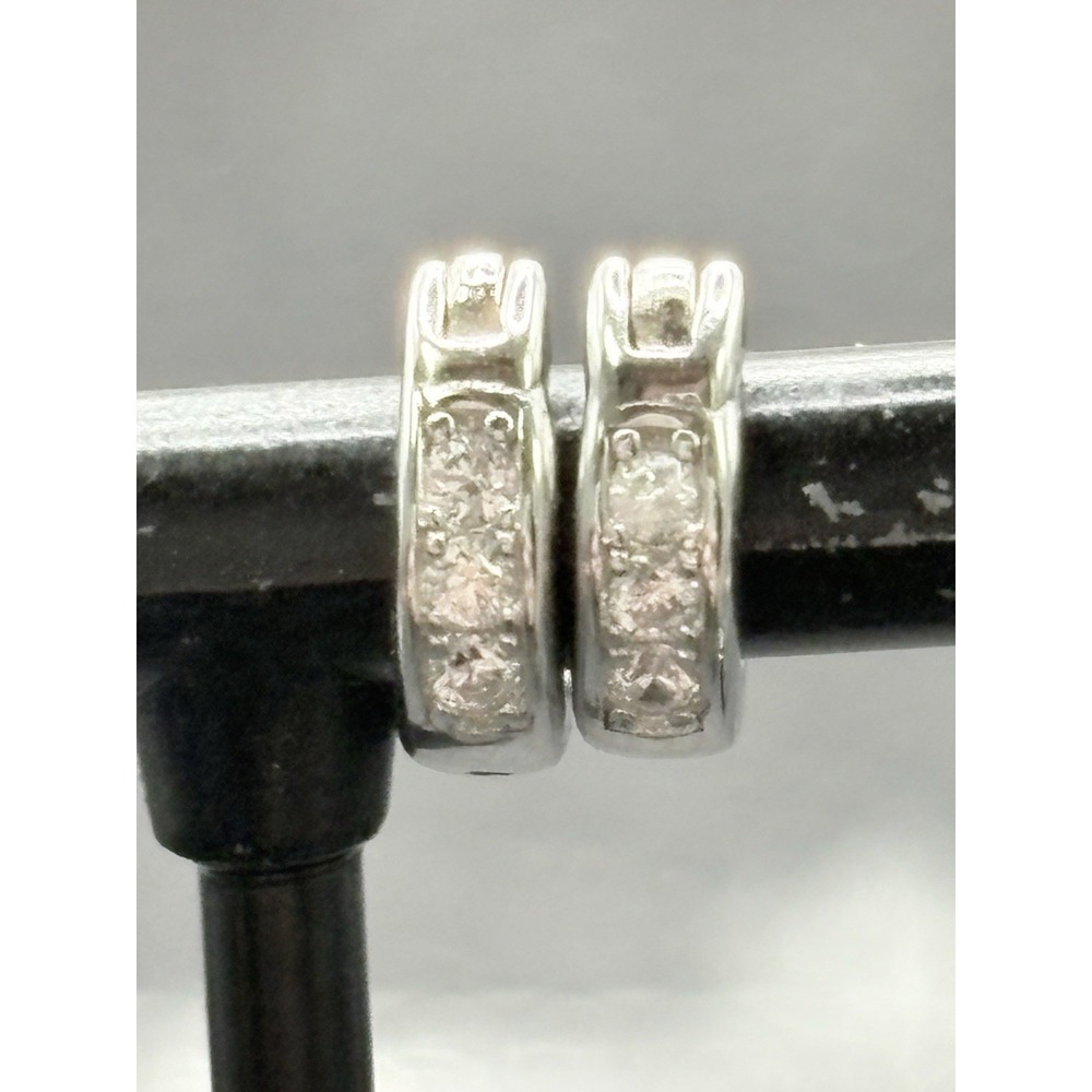 New Condition Sterling Silver Cubic Zirconia Mini Hoop 10MM 925 Dainty G15